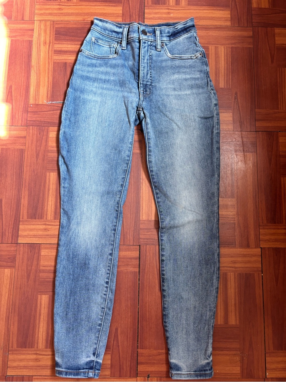 Lucky Brand Skinny Jeans in Light Blue Wash
